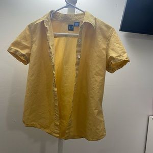 yellow GAP short sleeve collared shirt